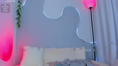 Sophie online show from 04/02/26, 11:02