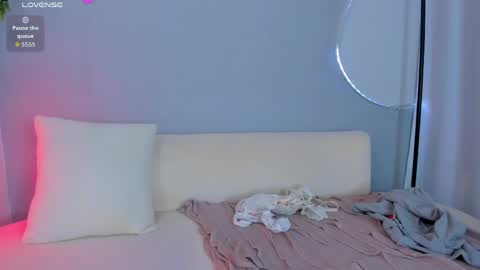 Sophie online show from 04/22/26, 11:06