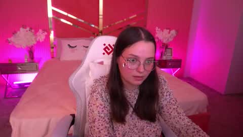 sophieedreams online show from 09/13/25, 07:57