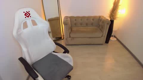 Sophie online show from 09/21/25, 11:12