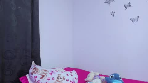 Snapshot of sophieewoods chatting on 02/22/25, 02:28 Sophie Woods online show from 02/22/25, 02:28