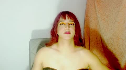 Snapshot of sophiehillsxo chatting on 01/07/25, 03:03 sophiehillsxo online show from 01/07/25, 03:03