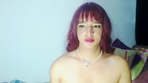Snapshot of sophiehillsxo chatting on 02/02/25, 06:37 sophiehillsxo online show from 02/02/25, 06:37
