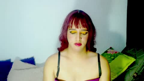Snapshot of sophiehillsxo chatting on 03/06/25, 05:03 sophiehillsxo online show from 03/06/25, 05:03