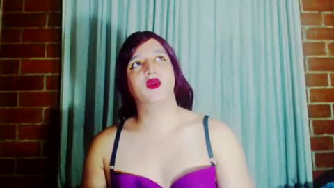 sophiehillsxo online show from 12/19/25, 03:46
