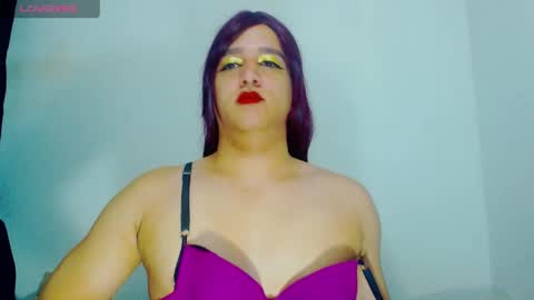 Snapshot of sophiehillsxo chatting on 05/11/26, 07:14 sophiehillsxo online show from 05/11/26, 07:14