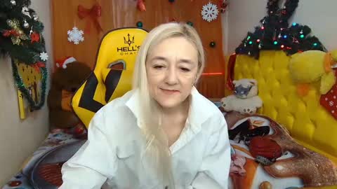 sophiekittyy online show from 12/03/24, 10:39