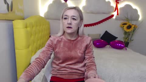 sophiekittyy online show from 03/09/25, 07:23