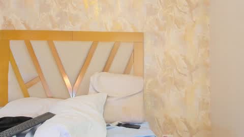 Sophie online show from 12/27/24, 03:59