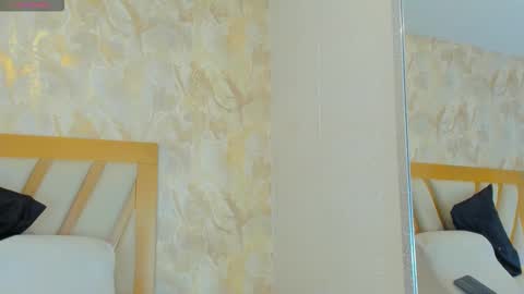 Sophie online show from 12/19/25, 12:12