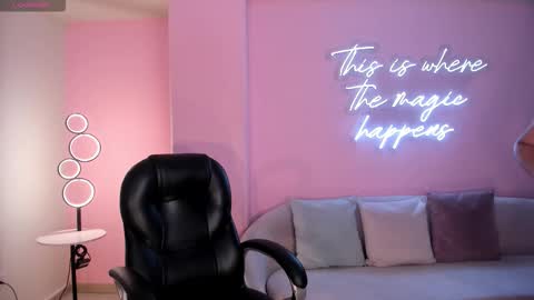 Sophie online show from 02/24/26, 04:43