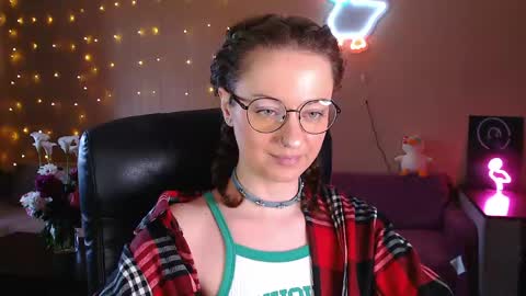 Snapshot of sophieleroux chatting on 05/26/26, 10:22 sophieleroux online show from 05/26/26, 10:22
