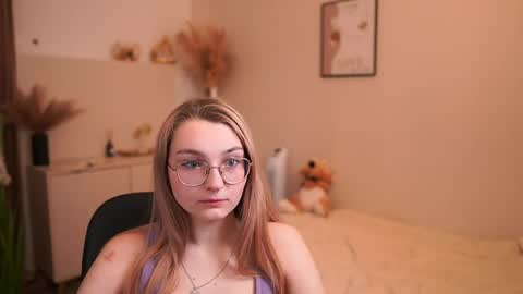 Emma online show from 05/20/26, 01:17