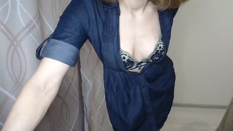 Snapshot of sophiemisss chatting on 10/21/25, 07:09 Sophiemisss online show from 10/21/25, 07:09