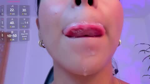 sophierooy online show from 02/18/25, 06:04