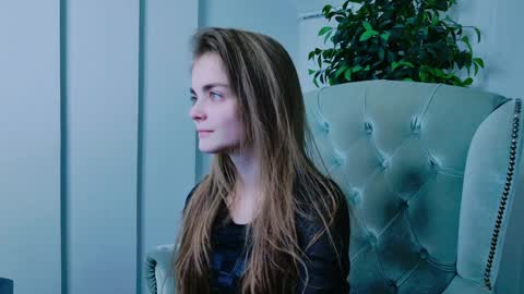 Sophie and my bestie Mandy    online show from 12/01/24, 07:36