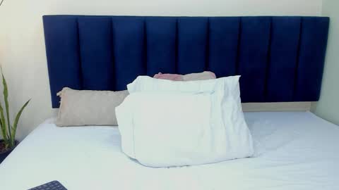 sophieturner_mg online show from 02/16/26, 07:10