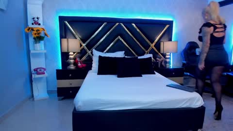 SophieWinslow online show from 02/28/25, 12:42