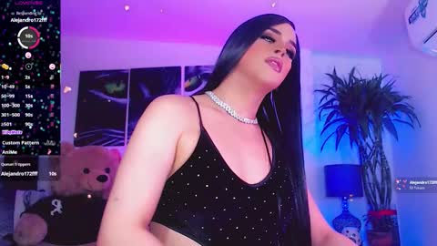 Sophie Sweet online show from 11/05/25, 12:49