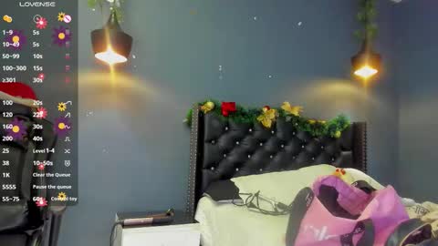 Sophie Taylor online show from 12/17/25, 11:16