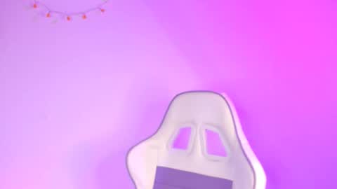 Snapshot of sophiiewilliams chatting on 02/06/25, 08:18 Sophiie Williams online show from 02/06/25, 08:18