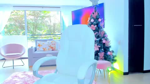 YULITZA online show from 12/12/24, 04:10