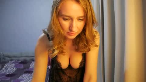 Snapshot of sophilorens chatting on 05/01/26, 04:55 Sophi online show from 05/01/26, 04:55