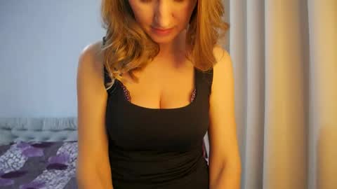 Snapshot of sophilorens chatting on 05/03/26, 01:17 Sophi online show from 05/03/26, 01:17