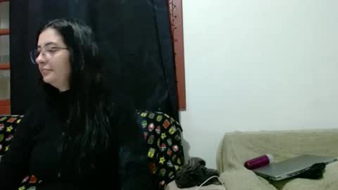 Snapshot of sophirivers chatting on 10/09/25, 10:30 sophirivers online show from 10/09/25, 10:30