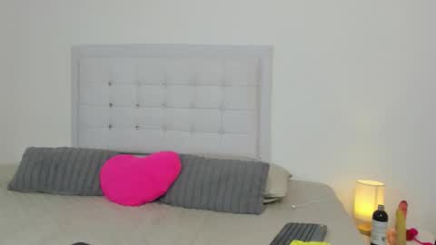 Sofia  online show from 10/31/25, 10:44