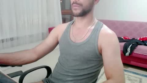 luis online show from 09/15/25, 09:37