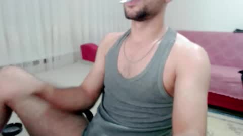 luis online show from 09/28/25, 09:53