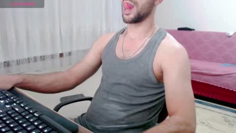 luis online show from 10/14/25, 10:10