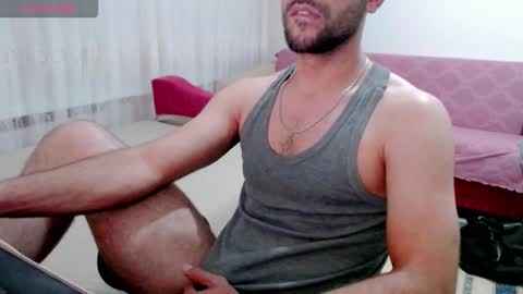 luis online show from 10/19/25, 10:21