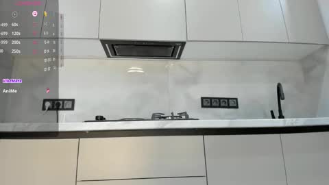 Mia online show from 09/20/25, 03:18