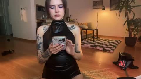 Kira online show from 05/17/26, 12:19