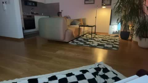 Kira online show from 06/05/26, 10:59