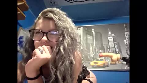 Snapshot of soulfuljourney chatting on 10/26/25, 04:18 Soulful online show from 10/26/25, 04:18