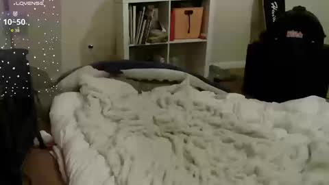 Bunnydathug online show from 10/18/25, 09:21