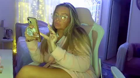 Snapshot of southernbarbii chatting on 12/27/24, 11:53 Your Barbii online show from 12/27/24, 11:53