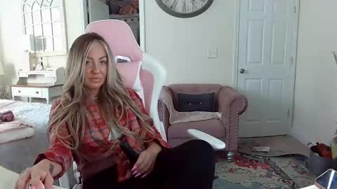 Snapshot of southernbarbii chatting on 01/17/25, 09:06 Your Barbii online show from 01/17/25, 09:06