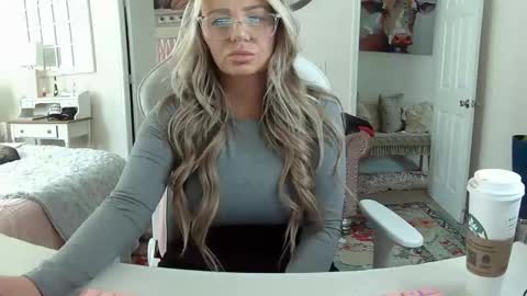 Snapshot of southernbarbii chatting on 02/10/25, 03:32 Your Barbii online show from 02/10/25, 03:32