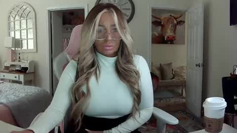 Snapshot of southernbarbii chatting on 02/12/25, 02:32 Your Barbii online show from 02/12/25, 02:32