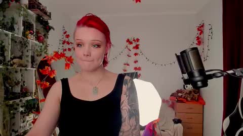 Leah online show from 10/26/25, 02:45