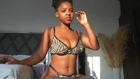 Snapshot of sow_fitt chatting on 07/08/26, 12:20 sow_fitt online show from 07/08/26, 12:20