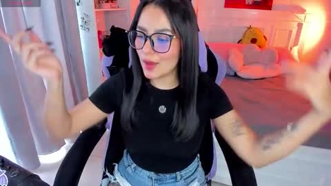 Lili online show from 09/20/25, 08:21