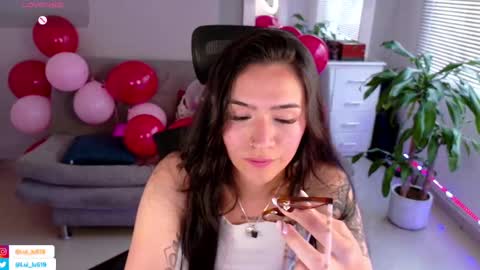 Luisa    online show from 02/16/25, 10:21