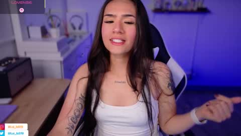 Luisa    online show from 09/15/25, 02:00