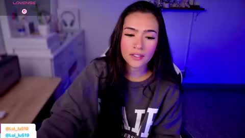 Luisa    online show from 10/19/25, 05:13