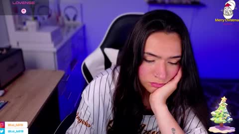 Luisa    online show from 12/22/25, 11:46